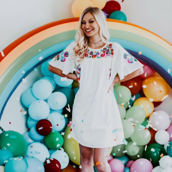 Dresses & Skirts - Boho Cream Floral Embroidered Oversized Mini Dress